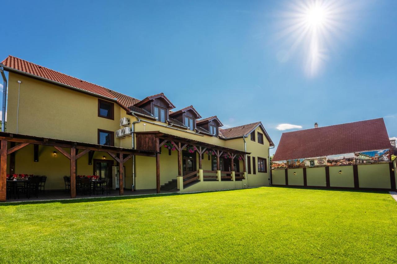 Hotel Princessophie Segesvár Kültér fotó